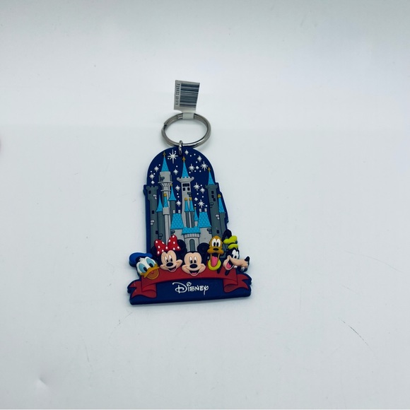 NWT Disney Bundle with two laminated and 7 figurines/keychains - Picture 4 of 16